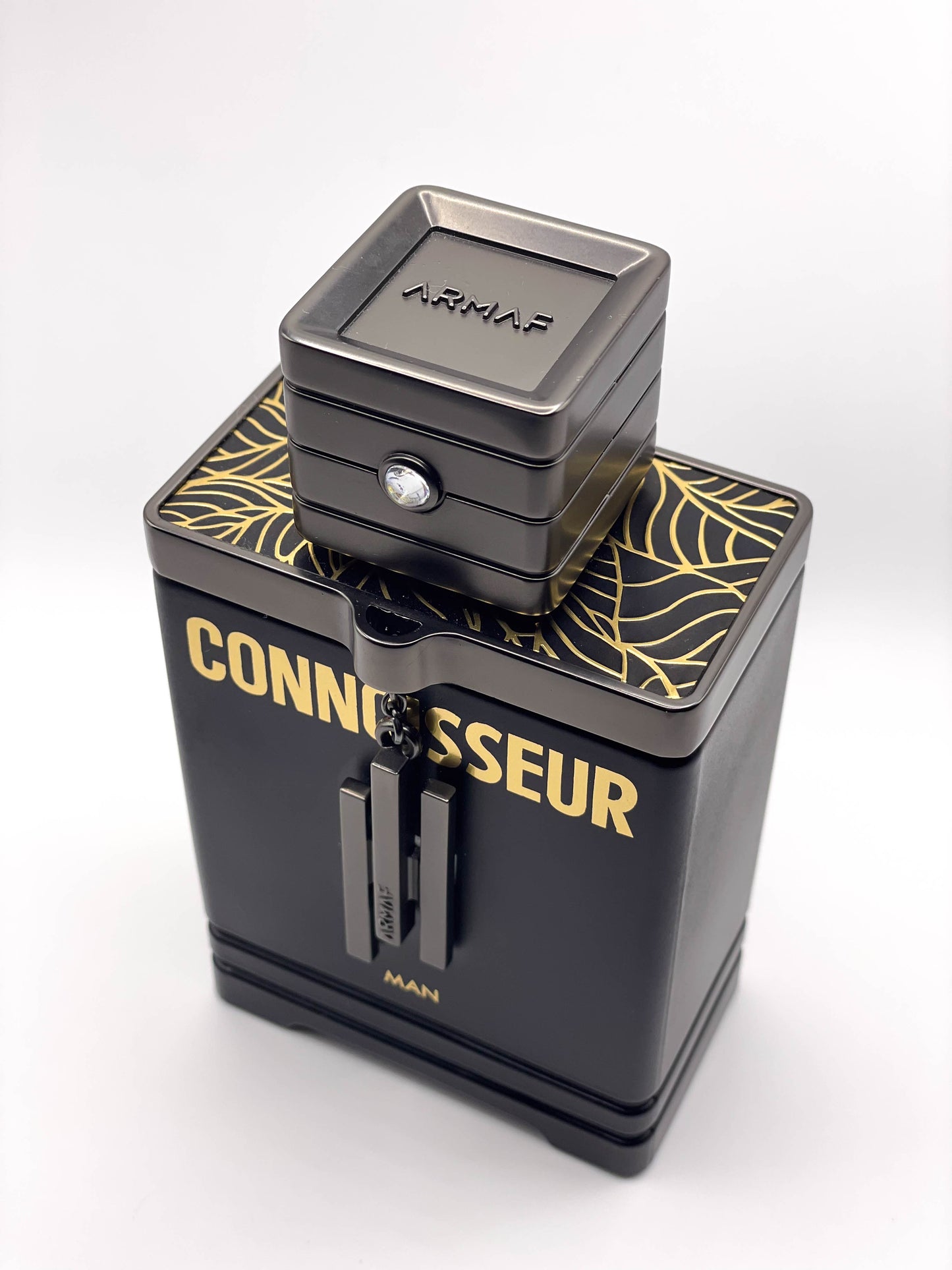 CONNOISSEUR MAN